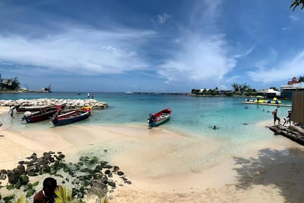 Oricha Villa Ocho Ríos